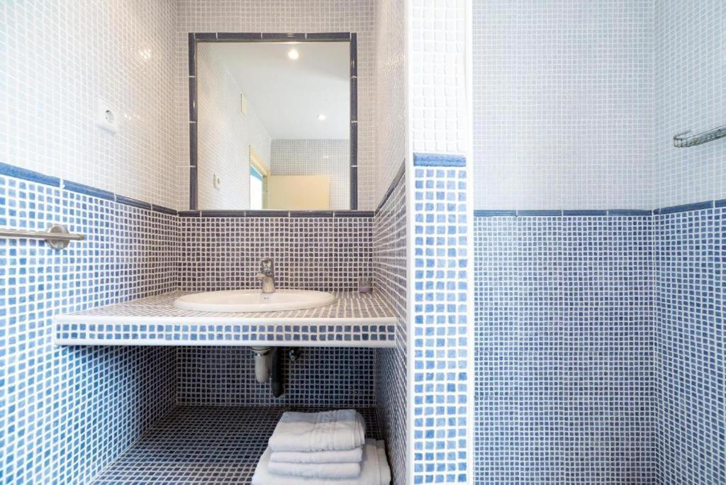 Apartamentos Denis Castelldefels Extérieur photo