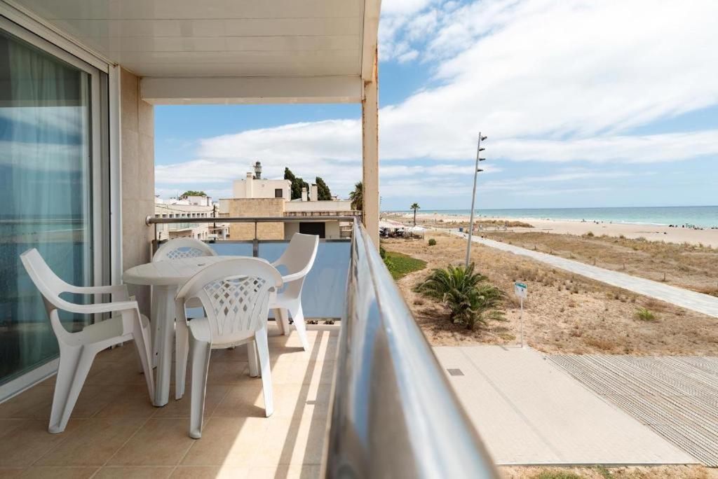 Apartamentos Denis Castelldefels Extérieur photo