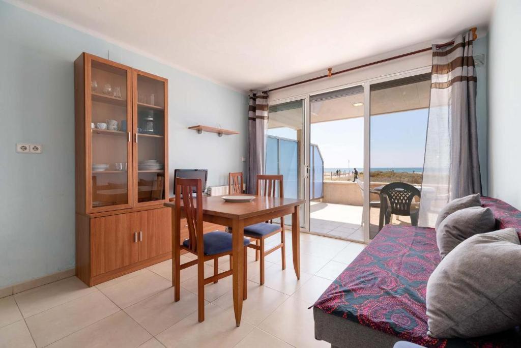 Apartamentos Denis Castelldefels Extérieur photo