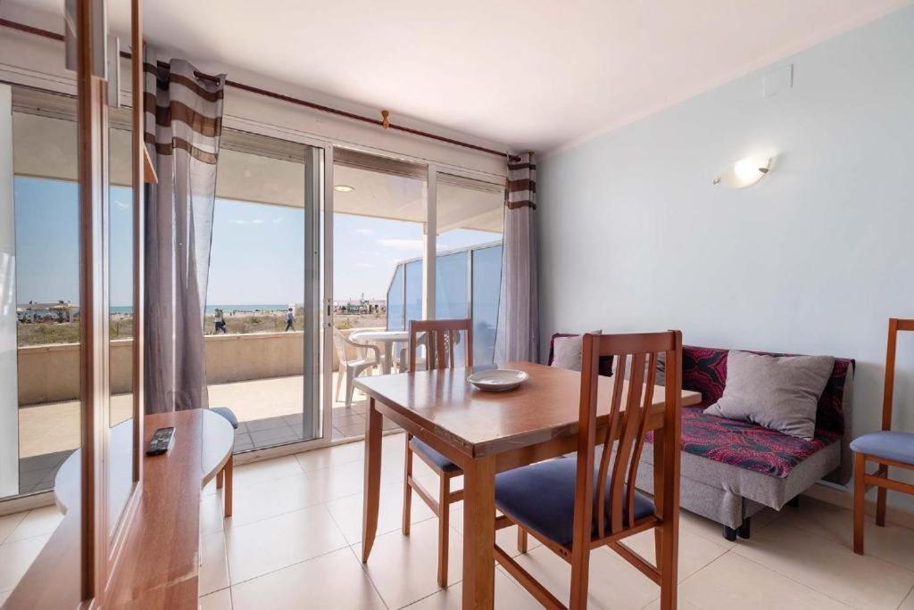 Apartamentos Denis Castelldefels Extérieur photo
