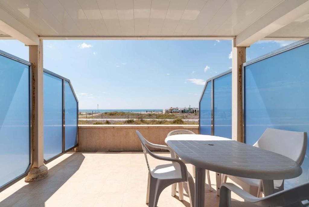Apartamentos Denis Castelldefels Extérieur photo